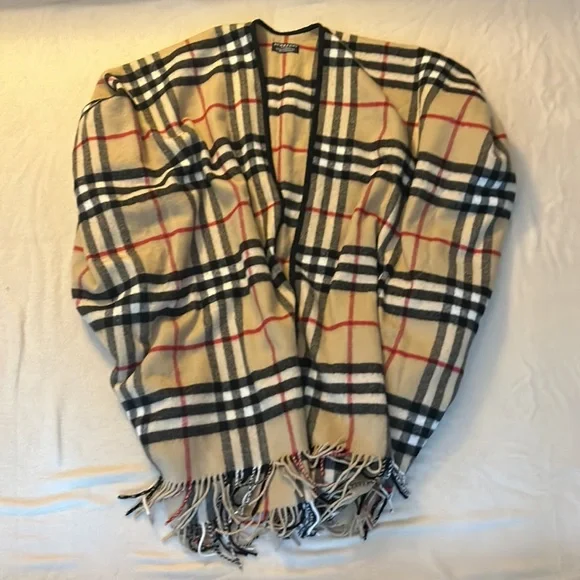 Burberry London 100% Lambswool Cape/Wrap